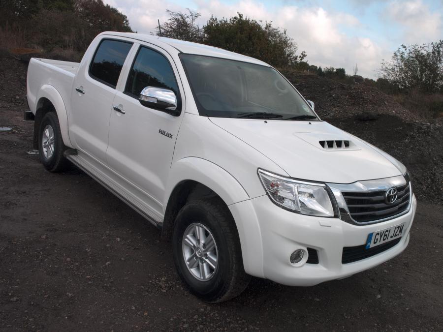  Toyota Hilux Double Cab 2011 года  (UK) (фото 23 из 30)
